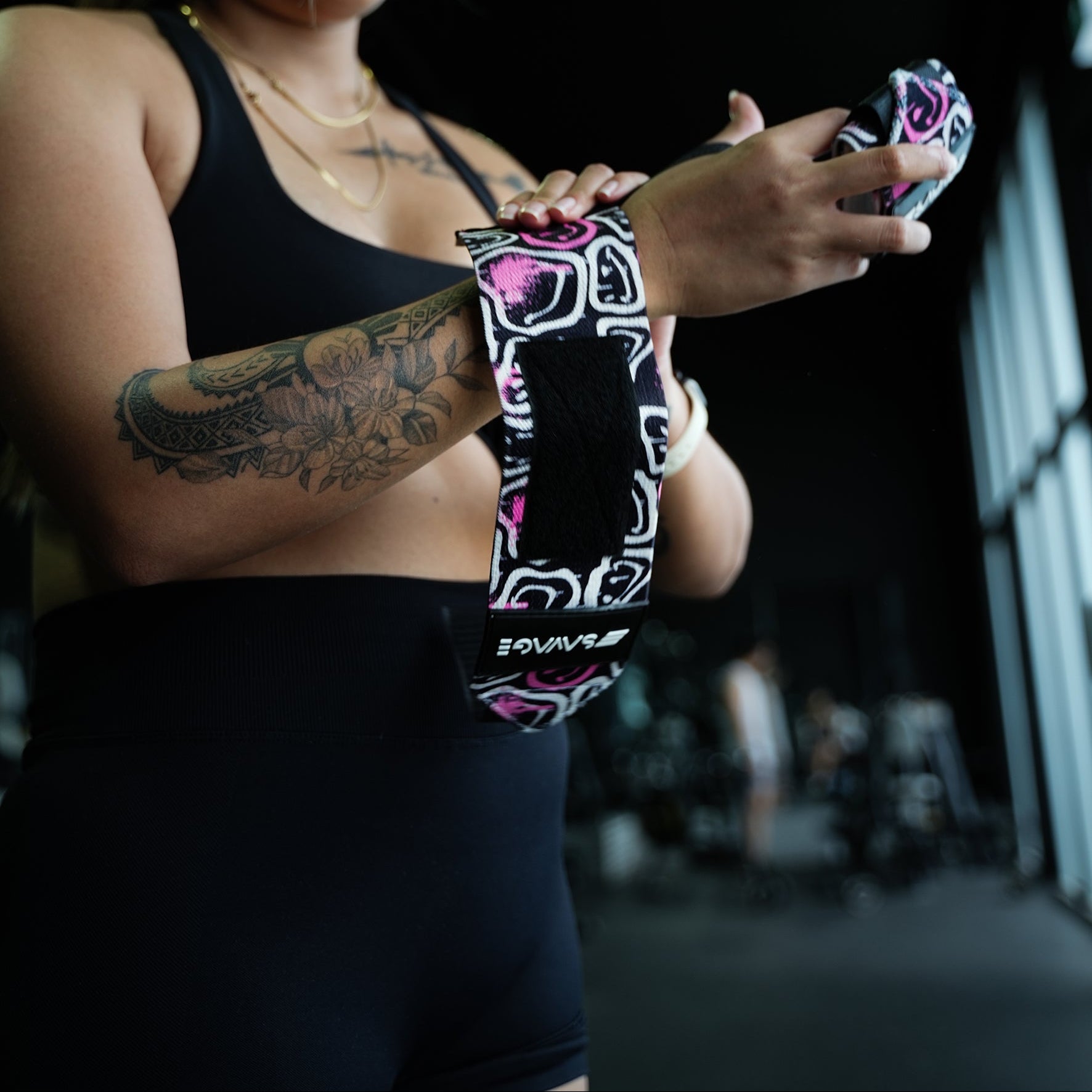 Woman Savage Fitness wrist wraps