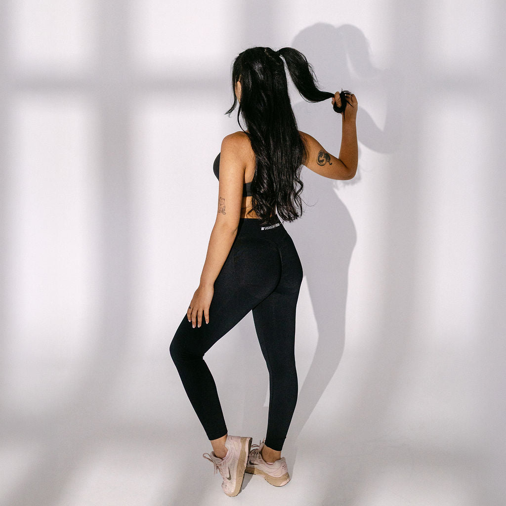 black seamless leggings scrunch glute contour shaping fit